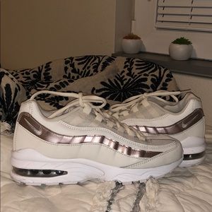 air max 95 white and rose gold air max 95 white and rose gold